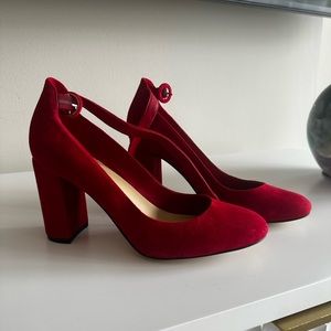 NIB Marc Fisher Dark Red Suede 8M